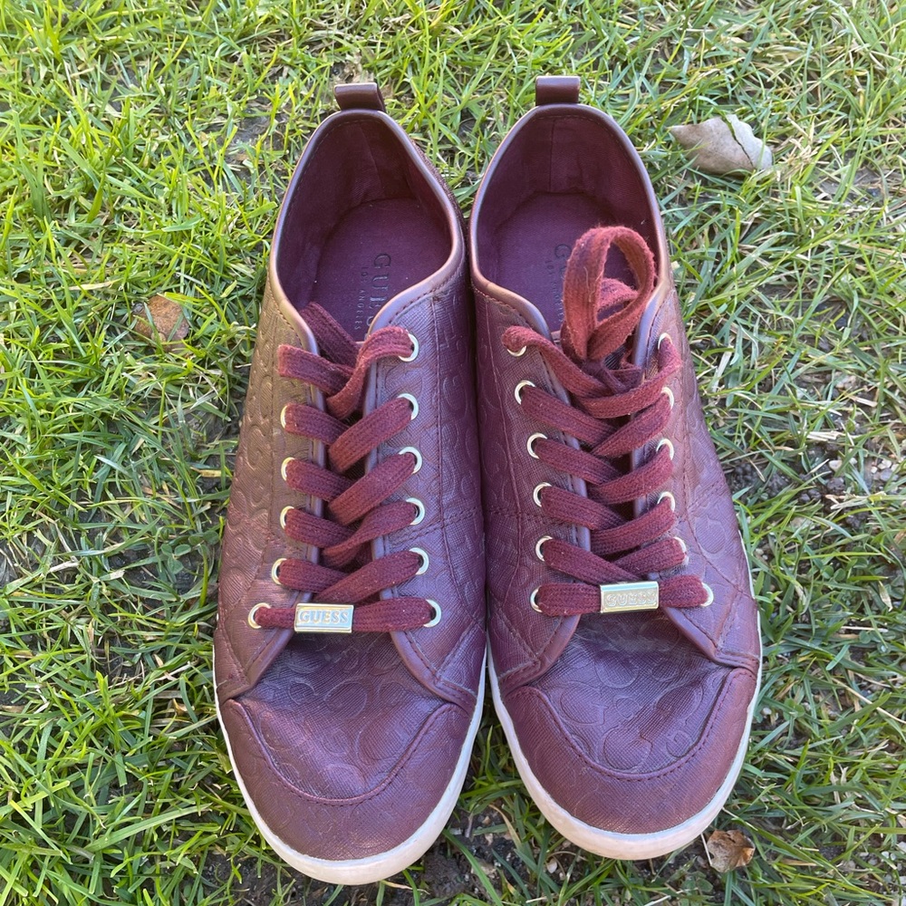 Guess Men burgundy sneakers - size 10 - Picture 8 of 10